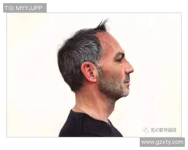 全球足球巨星的风采与传奇人生素描解析 全球足球巨星的风采与传奇人生素描解析